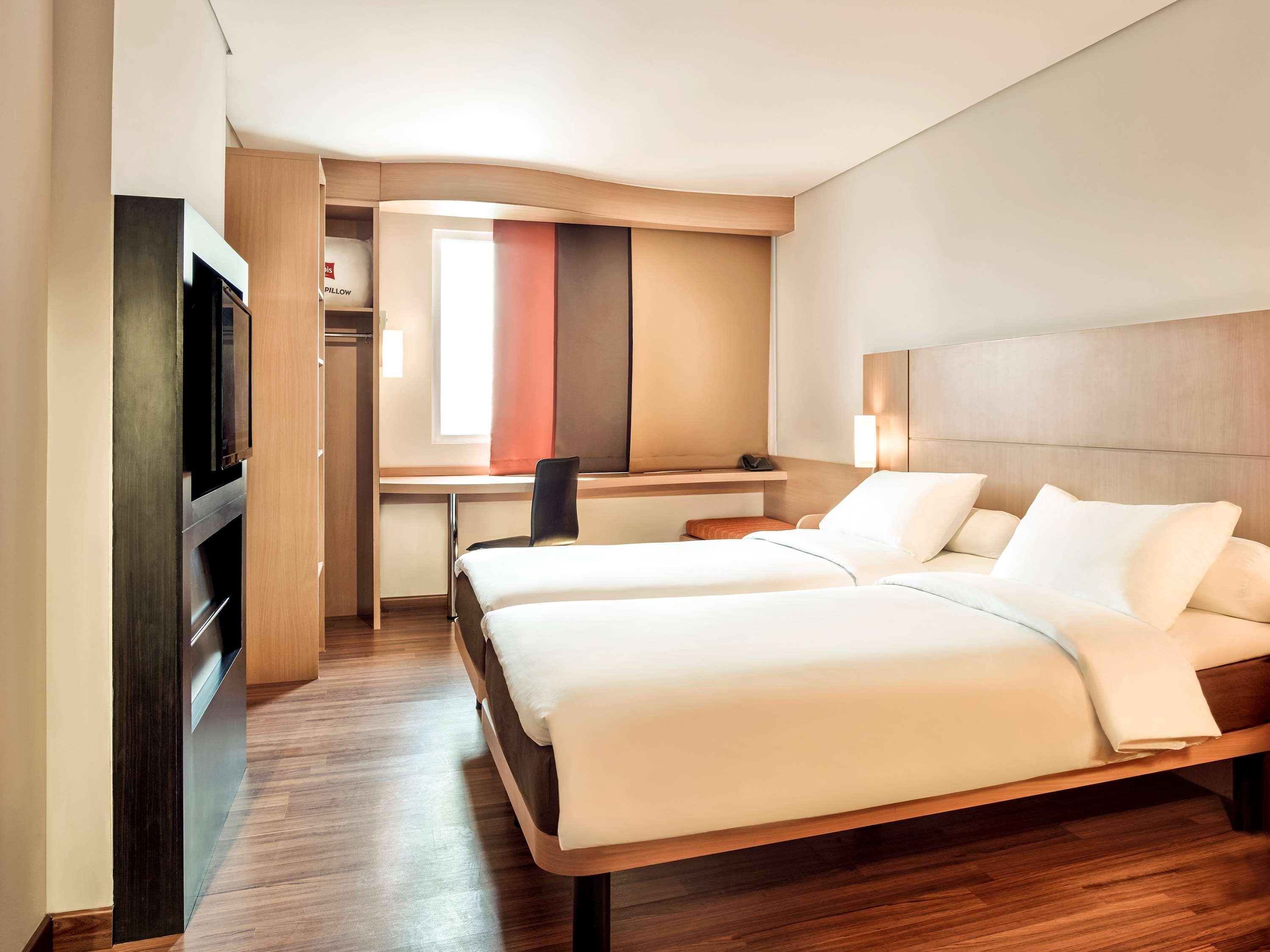 Ibis Gading Serpong Exteriör bild