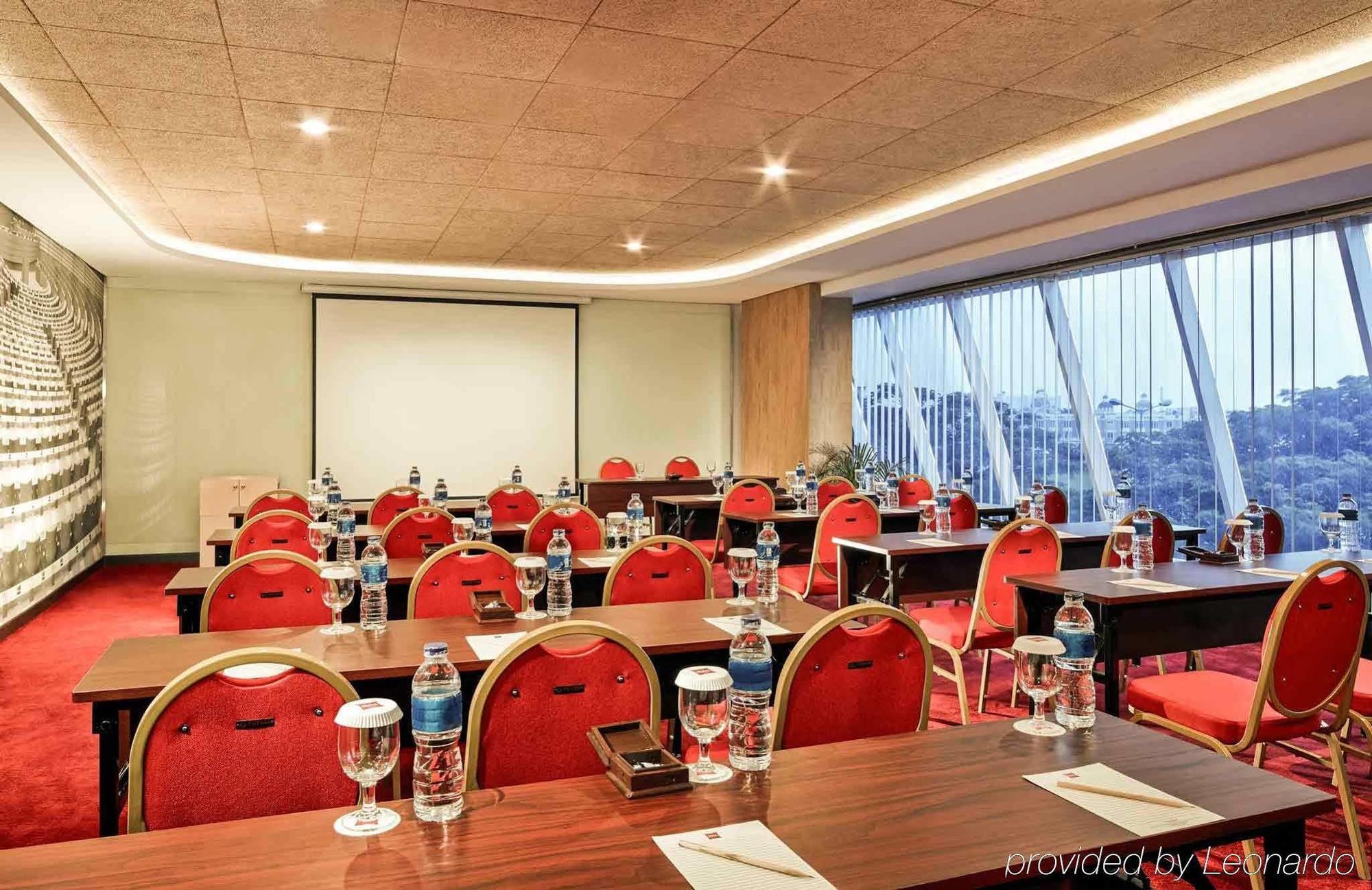 Ibis Gading Serpong Exteriör bild